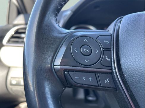 Used 2023 Toyota Camry SE image 16