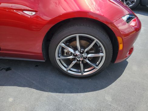 Used 2023 MAZDA MX-5 Miata Grand Touring RWD image 5