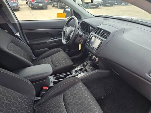 Used 2025 Mitsubishi Outlander Sport ES image 10