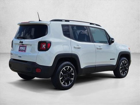 Used 2023 Jeep Renegade Latitude AWD/4WD image 5