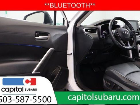 Used 2022 Toyota Corolla Cross XLE image 10