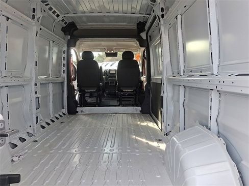 Used 2025 RAM ProMaster 2500 w/ Convenience Group image 27