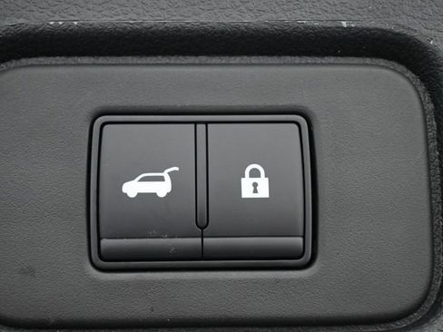 New 2026 Nissan Pathfinder SL image 16