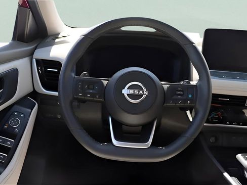 Used 2024 Nissan Rogue SL image 15