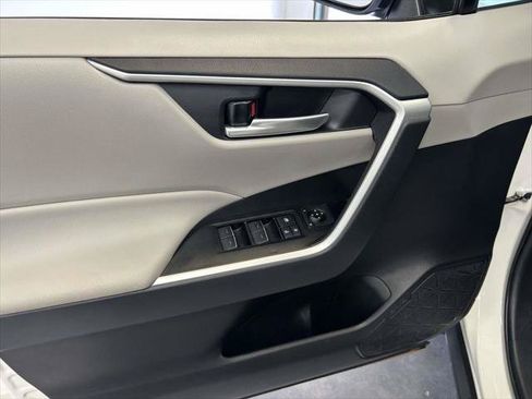 Certified 2025 Toyota RAV4 XLE w/ Convenience Package FWD image 16