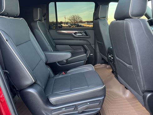 Certified 2025 GMC Yukon XL Elevation image 16