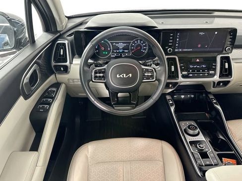 Used 2023 Kia Sorento EX AWD/4WD image 10