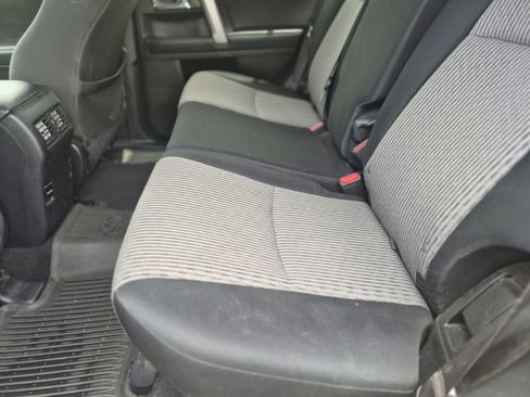 Used 2018 Toyota 4Runner SR5 AWD/4WD image 17