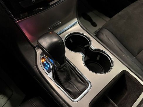 Used 2022 Jeep Grand Cherokee Laredo X image 17