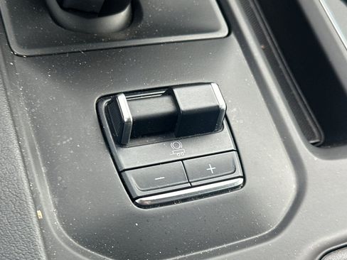 Used 2024 GMC Sierra 1500 Denali AWD/4WD image 31