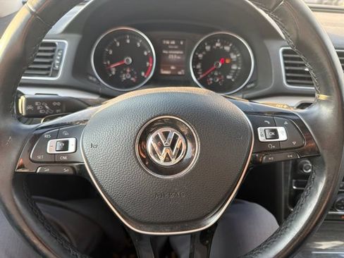 Used 2016 Volkswagen Passat 3.6 SEL Premium FWD image 9