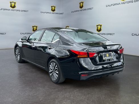 Used 2025 Nissan Altima 2.5 SV FWD image 3