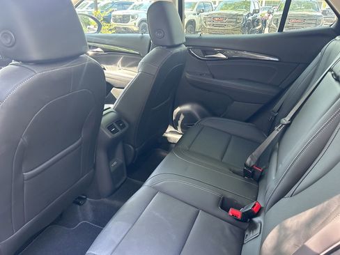 Used 2023 Buick Envision Essence image 9