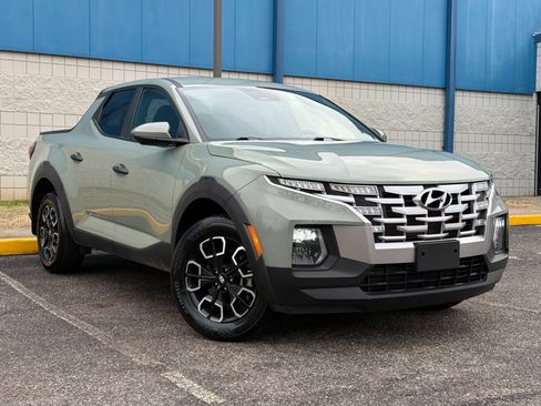 Used 2024 Hyundai Santa Cruz SE image 3