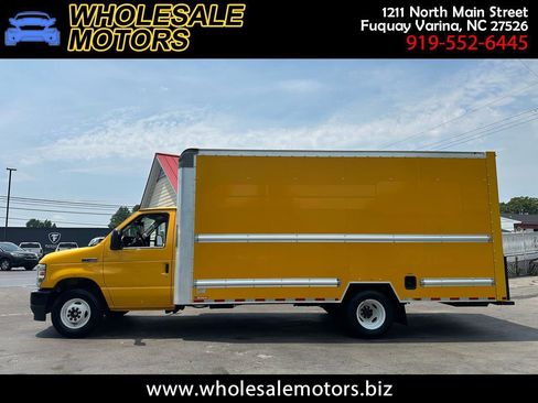 Used 2022 Ford E-350 and Econoline 350 Super Duty RWD image 1
