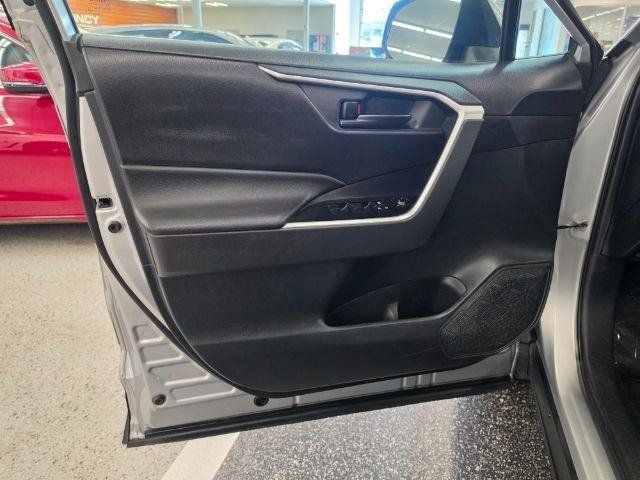 Used 2019 Toyota RAV4 LE w/ Carpet Mat Package FWD image 26