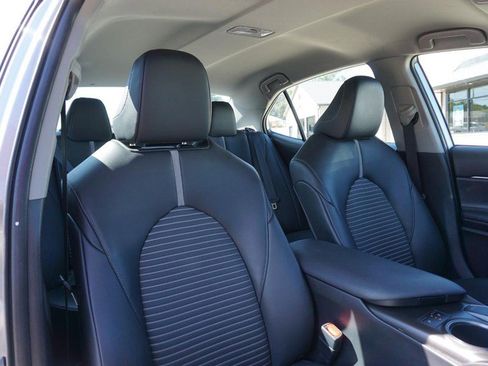 Used 2022 Toyota Camry SE image 27