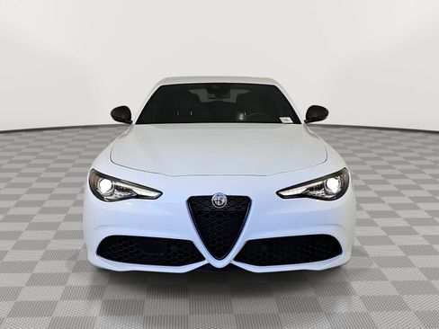 Used 2022 Alfa Romeo Giulia Sprint RWD image 3