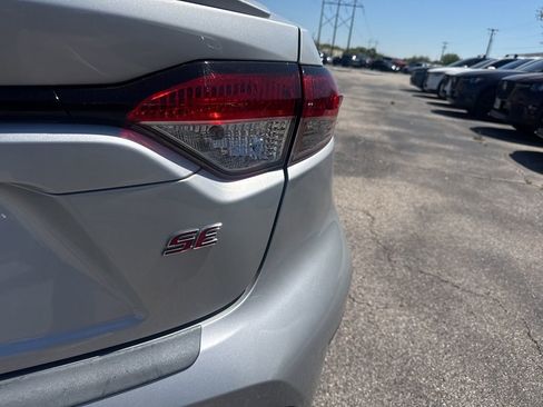 Used 2023 Toyota Corolla SE w/ SE Premium Package image 4