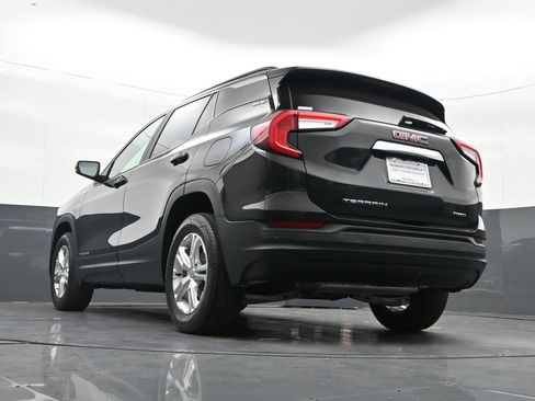 Certified 2023 GMC Terrain SLE w/ Driver Convenience Package AWD/4WD image 30
