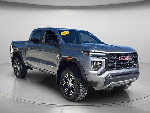 Used 2023 GMC Canyon AT4 w/ AT4 Premium Package AWD/4WD image 8