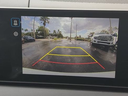 Used 2025 Hyundai Santa Fe SEL FWD image 25
