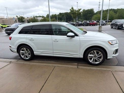 Used 2022 Audi Q7 3.0T Premium Plus w/ Premium Plus Package AWD/4WD image 18