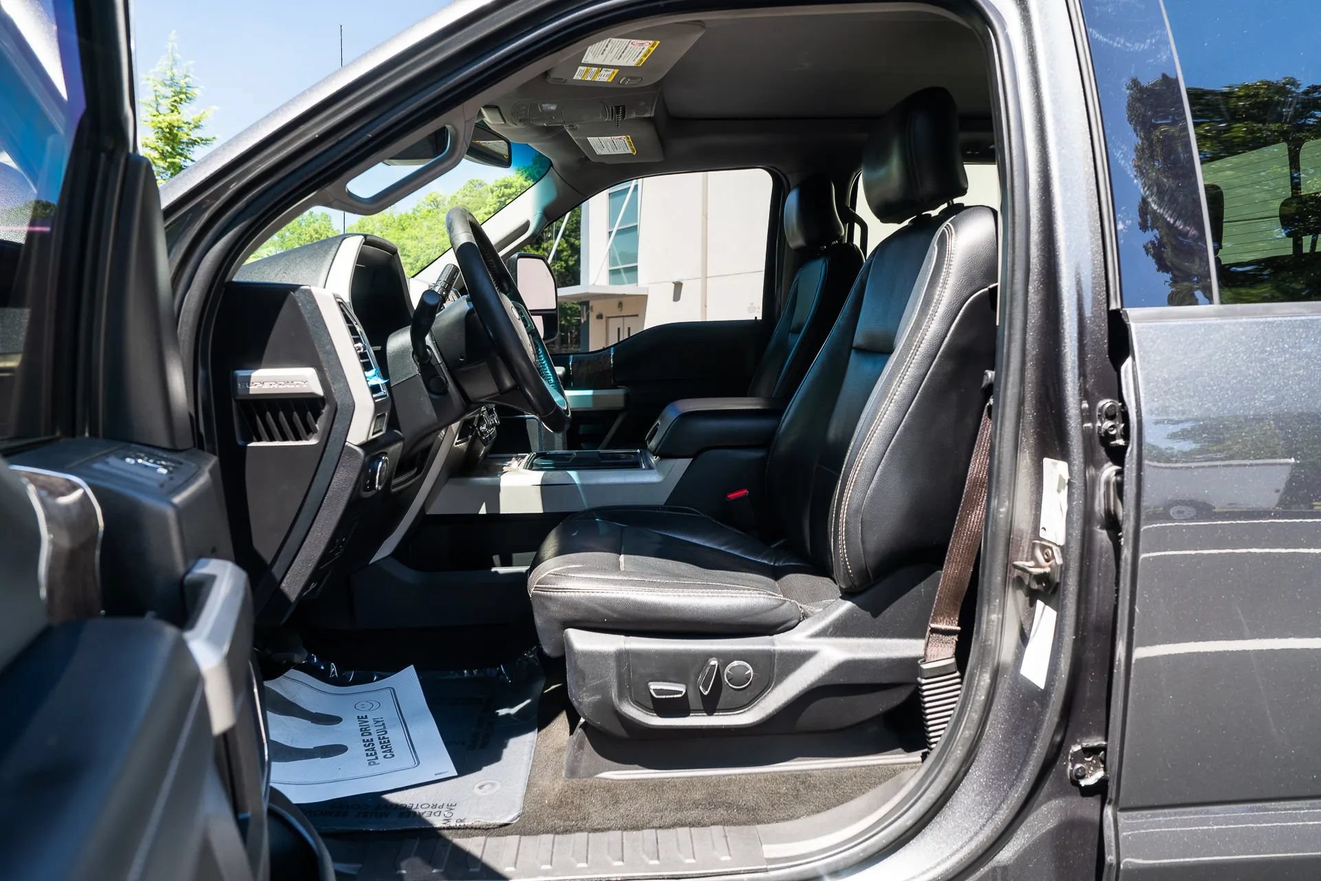 Used 2017 Ford F350 Lariat w/ Lariat Ultimate Package AWD/4WD image 18