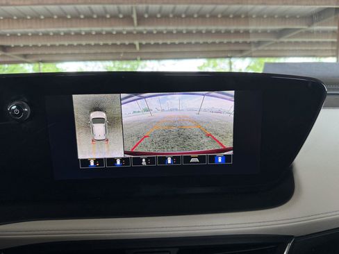Used 2024 Buick Encore GX Avenir w/ Avenir Technology Package FWD image 15