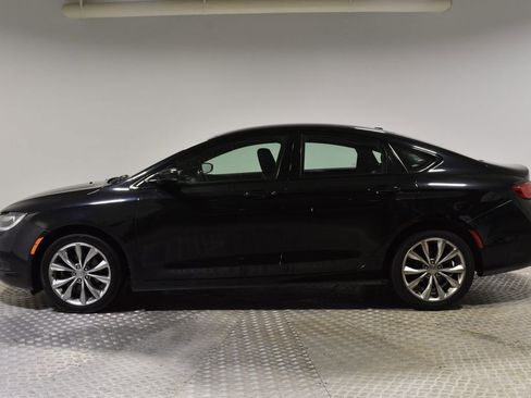 Used 2015 Chrysler 200 S w/ Comfort Group image 2