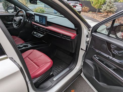 Used 2023 Lincoln Corsair Reserve w/ Equipment Group 201A image 11