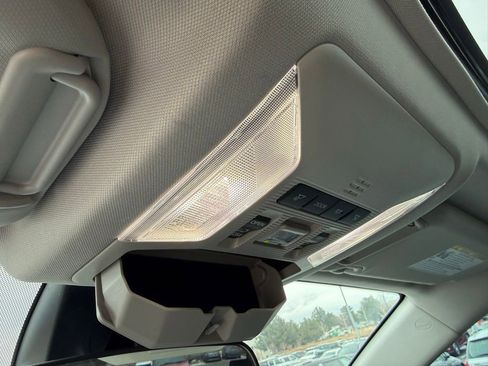 Used 2022 Toyota RAV4 XLE Premium image 21