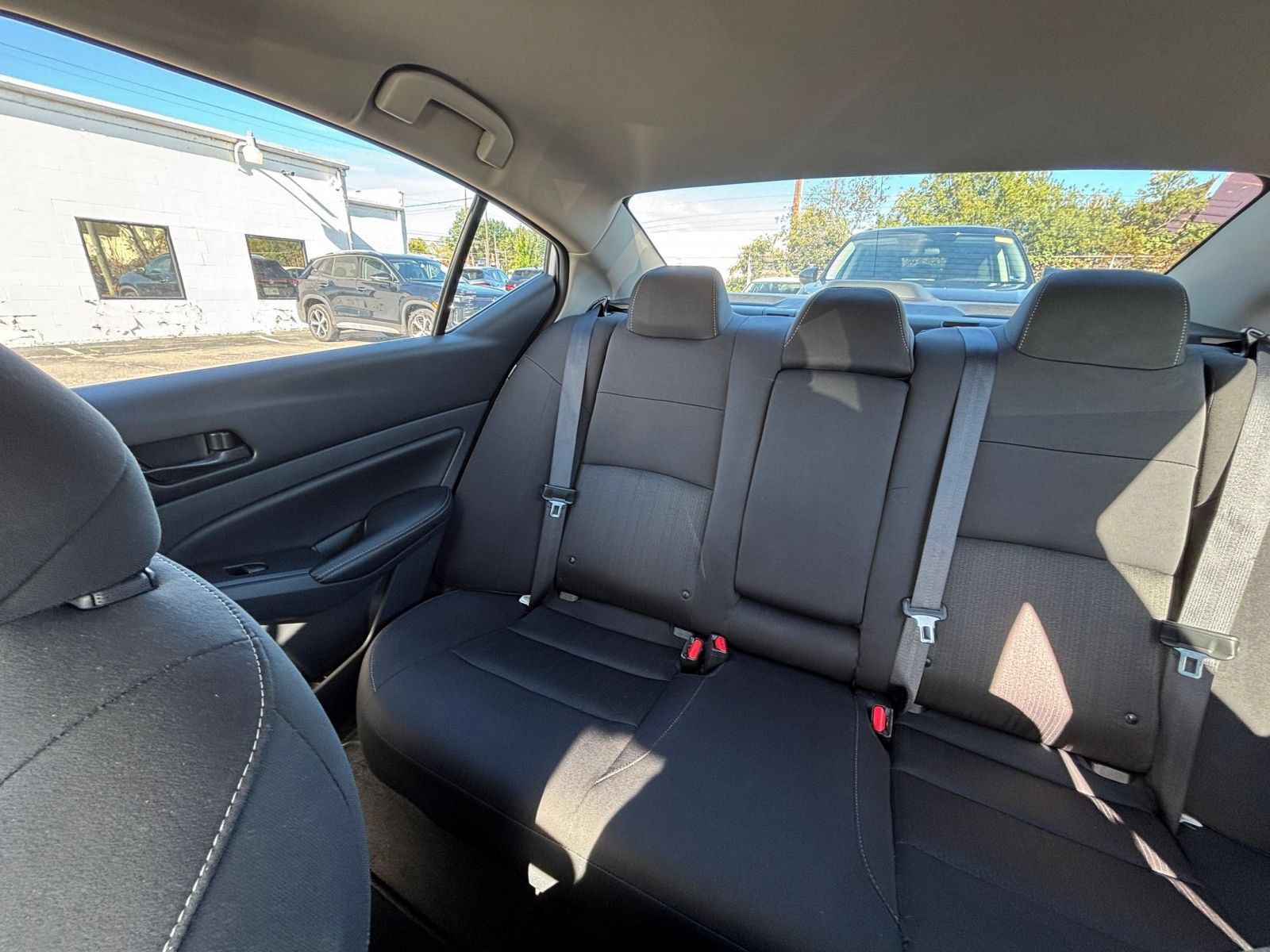 Used 2025 Nissan Altima 2.5 SV FWD image 39