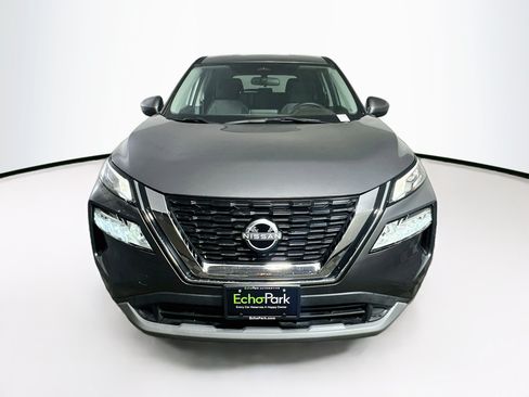 Used 2023 Nissan Rogue SV FWD image 2
