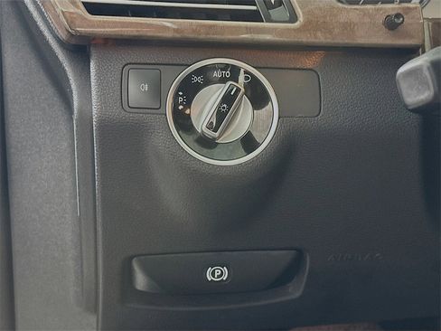 Used 2013 Mercedes-Benz E 350 Sedan image 10