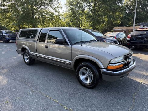 Used 2003 Chevrolet S10 Pickup LS w/ Convenience Package RWD image 4