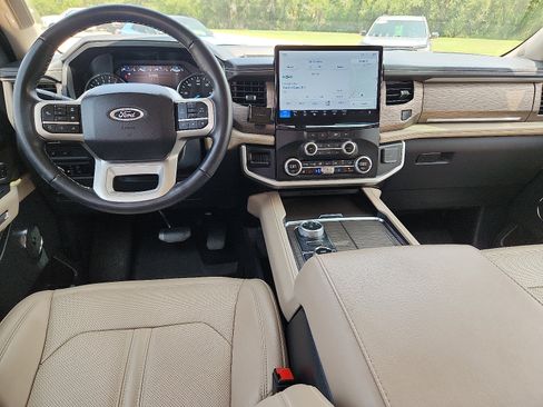 Used 2024 Ford Expedition Limited AWD/4WD image 11