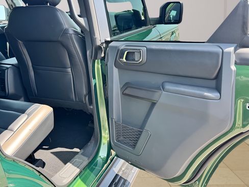 Used 2025 Ford Bronco Outer Banks AWD/4WD image 16
