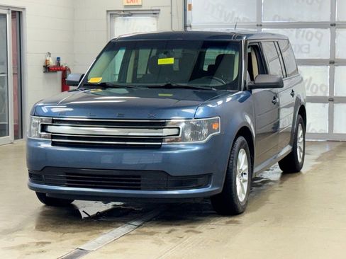Used 2019 Ford Flex SE image 3