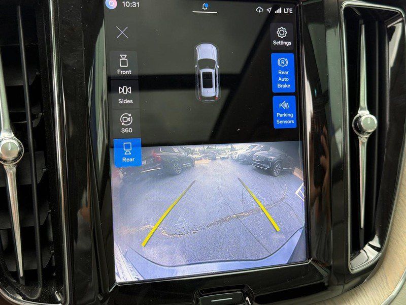 Used 2022 Volvo XC60 B5 Inscription w/ Advanced Package FWD image 23