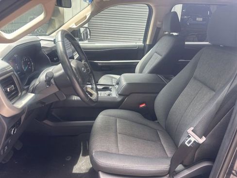 Used 2024 Ford Expedition XLT AWD/4WD image 9