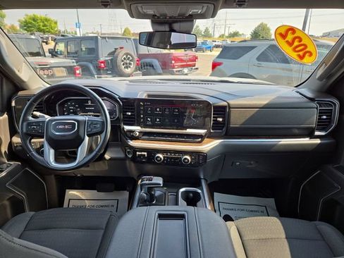 Used 2022 GMC Sierra 1500 Elevation w/ X31 Off-Road Package AWD/4WD image 3