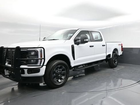 Used 2024 Ford F250 XL w/ STX Appearance Package AWD/4WD image 4