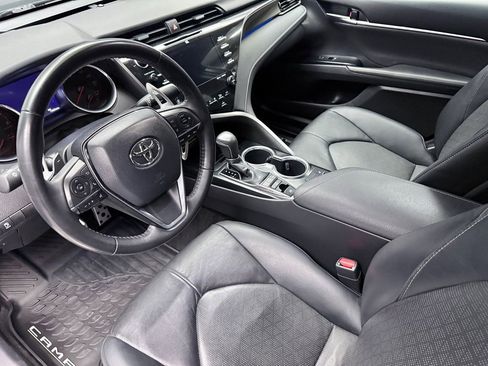 Used 2019 Toyota Camry XSE image 9