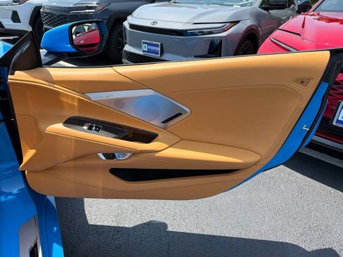 Used 2021 Chevrolet Corvette Stingray Premium Conv w/ Z51 Performance Package RWD image 8