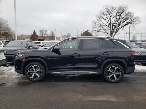 New 2026 Volkswagen Tiguan SE image 3