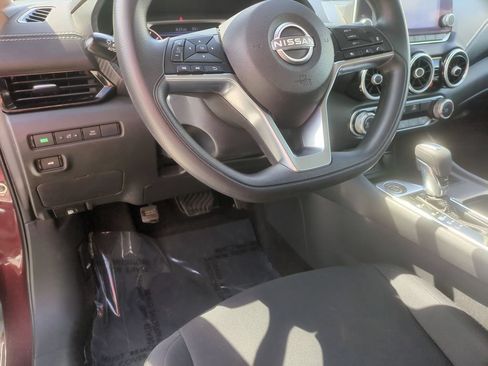 Used 2024 Nissan Sentra SV FWD image 9