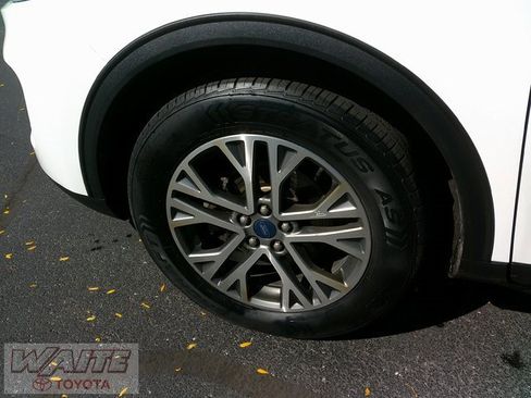 Used 2022 Ford Escape SEL w/ Technology Package image 10