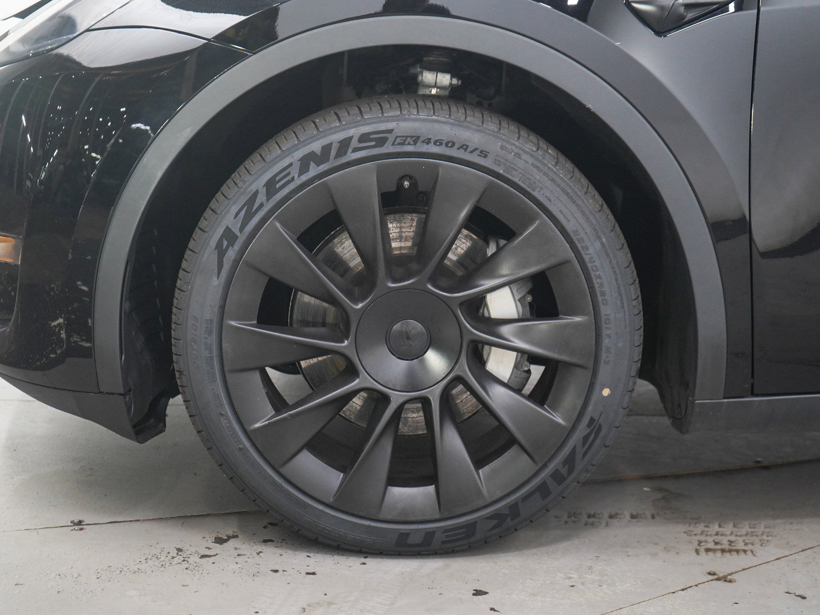 Used 2023 Tesla Model Y Long Range AWD/4WD image 30
