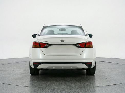 Used 2025 Nissan Altima 2.5 SV FWD image 7